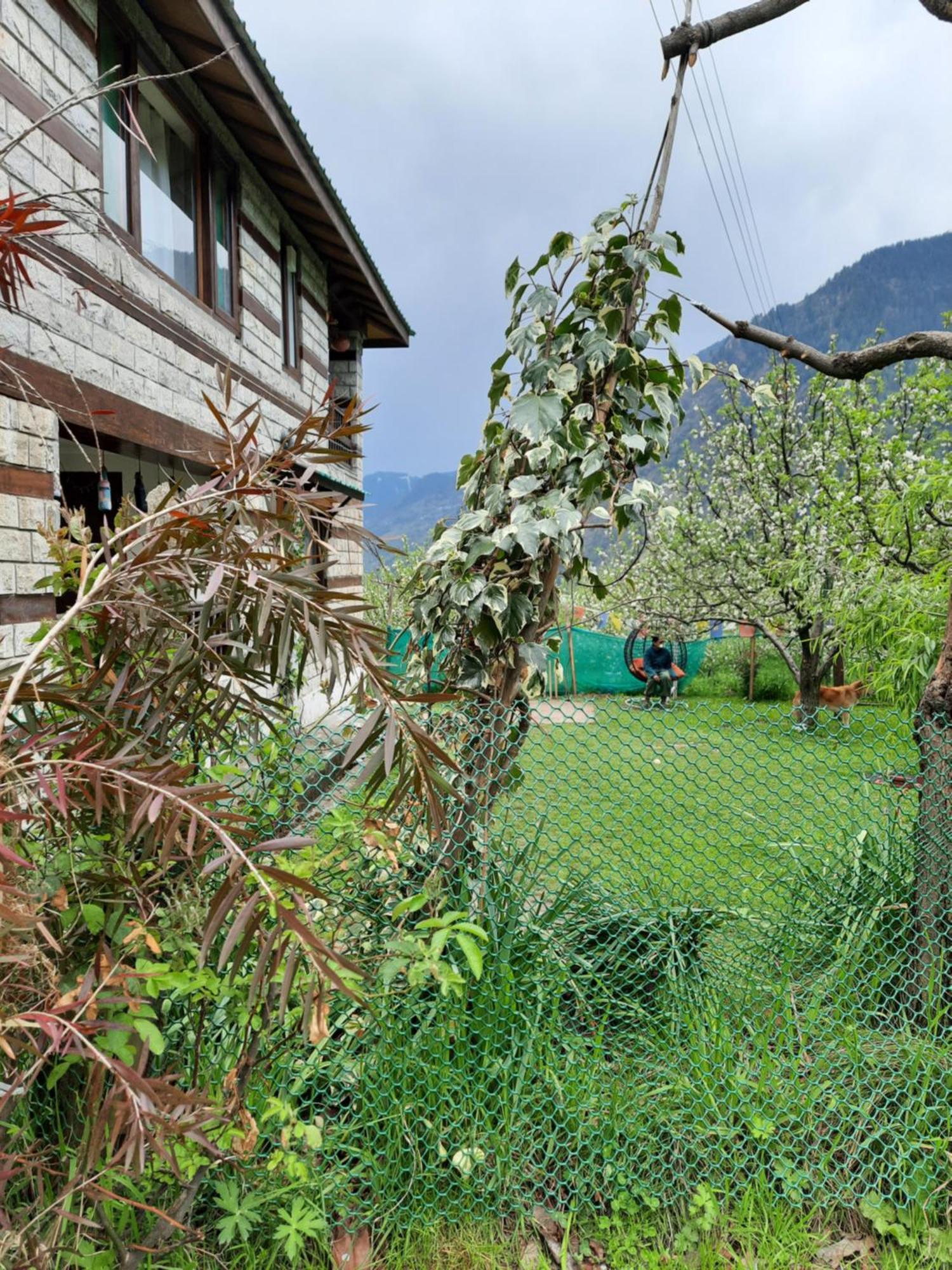 The Hideout - Hiraeth Hostel Manali  Exterior photo